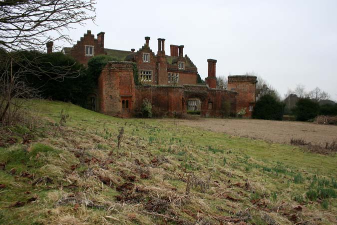 Roydon Hall 02